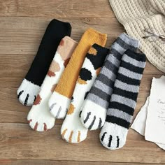 Paw Print Socks, Paws Socks, Gatto Carino, Fleece Socks, Winter Cat, Paw Pattern, Bed Socks, Fluffy Socks, Foot Socks