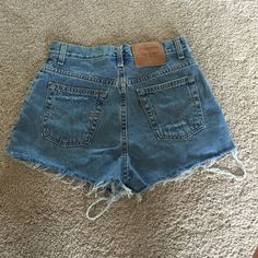 Brand New Never Worn Levi High Rise Shorts. Levi Shorts Aesthetic, Levi’s Shorts, Diy Jeans Ideas, Short Levis, Sock Outfits, Outfit Inspo Casual, Jeans Diy, Levi Shorts, Simple Trendy Outfits