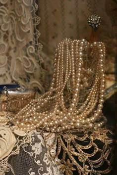 Pearl Aesthetic, Pearls And Lace, Gold Aesthetic, String Of Pearls, Pearl And Lace, Antique Lace, Vintage Pearls, Aphrodite, Vintage Lace