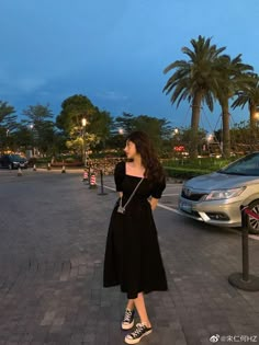 Simple Western Dresses Outfit, Poses On Short Dress, Pose In Short Dress, Korean Summer Outfits Dress, Outfit Vestido Y Tenis, Trendy Dresses 2023, Short Dress Poses, Cute Date Dress, Nails Selfie