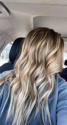 Back Hair With Blonde Highlights, Fall Blond Balayage, Blend Brown Roots Into Blonde, Hair Styles With Blonde Highlights, Blonde Balayage With Copper Tones, Yellow Blonde Hair With Lowlights, Blonde Balayage With Medium Length Hair, Stormie Goldsmith Hair, Dimensional Blonde With Lowlights Brown