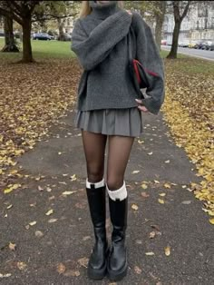 00s Mode, ليلو وستيتش, Rok Outfit, Skandinavian Fashion, Neue Outfits, Looks Street Style, Trendy Fall Outfits, Fall 24, Autumn Fashion Casual