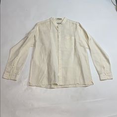 Orvis Mens Linen Button Up Shirt Size Xl Very Elegant Nwot For Any Season.A Staple To Your Winter Wardrobe. Comes From A Sanitized, Allergy Free Environment.In Excellent Condition Classic Cream Shirt With Buttons, Casual White Dress Shirt With Casual Collar, Casual Summer Dress Shirt With Button Cuffs, Classic Cream Shirt With Pockets, Casual Cream Shirt With Spread Collar, Casual Cream Shirt With Pockets, Casual Cream Shirt With Button Closure, White Casual Dress Shirt With Placket, Casual White Cotton Dress Shirt