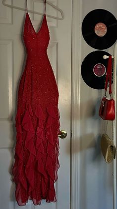 Self Made Prom Dress, Halter Strap Prom Dress, Red Dresses Long Elegant, Red Senior Prom Dresses, Red Sparkling Dress, Red Beaded Prom Dress, Prom Dress Elegant Classy, Red Carpet Hoco Dresses, Red Halter Prom Dress