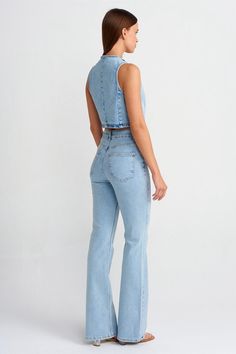 98% Cotton, 2% Elastan High Rise 12" Inseam 32" Comfortable fit and flare Model wears size S Chic Blue Fitted Flares, Fitted High Rise Light Wash Flare Jeans, High Rise Medium Wash Fitted Flares, Blue High-rise Fitted Flares, Blue Fitted High Rise Flares, Chic Fitted Flares For Summer, Chic Fitted Summer Flares, Medium Wash Fitted Mid-rise Flares, Fitted Flare Jeans In Medium Wash