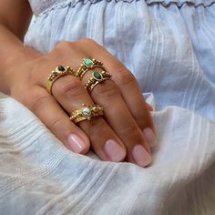 Calling all mystics, this Glamour Gemstone Soiree Ring is the perfect addition to your wardrobe! 🔮 🔮🔮 Crafted with a unique design of howlite gemstones and bohemian flair, these rings will take your fashion game to the next level. Mystical yet stylish – an irresistible combination! 💫 Each ring is adjustable, ensuring a perfect fit no matter the size of your finger. Slip one on and accessorize your look with a touch of classic, bohemian chic! 🥰 ✓ Material: Stainless Steel✓ Gemstone: Howlite✓ Vintage Gold Ring, Rings Chunky, Gemstone Rings Vintage, Cool Rings, Vintage Gold Rings, Ring Crystal, Rings Vintage, Chunky Rings, Rings Cool