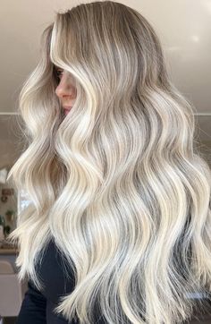 Hair Colour Inspo, Dark Blonde Hair Color, Blonde Hairstyle, Balayage Technique, Blonde Waves, Light Blonde Hair, Balayage Color, Dark Blonde Hair