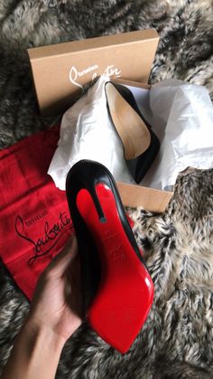 Christian Louboutin Aesthetic, Louboutin Aesthetic, Pigalle Follies, Louboutin Pigalle, Video Call With Boyfriend Screen Photo, Arabian Women, High End Shoes, Corporate Outfits, Louboutin Heels