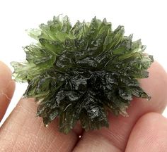 An amazing hedgehog. Meteorite Jewelry, Moldavite Jewelry, Star Cluster, Geology Rocks, Cool Rocks, Rocks Crystals, Space Rock, Beautiful Rocks, Sticks And Stones