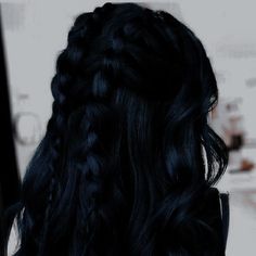 Black Hair In A Ponytail, Hair Play, Nyx Daughter Aesthetic, Medieval Black Hairstyles, Black Hair Princess Aesthetic, Raven Black Hair Aesthetic, Black Hair Medieval Aesthetic, Amber Hair Colors, Long Hair Princess