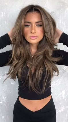 Brown Hair With Extensions, Caramel Brownie Hair, Brown Hair 2023, Brunette Extensions, Hair Jam, Dark Hair Ideas, Ideas De Pelo, Balayage Extensions, Hair Ext