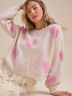 Show your love in this kitschy intarsia heart pullover sweater. It's relaxed fit is perfect for snuggling up on a chilly day. Heart Sweater Pattern, Crochet Heart Sweater, Babydoll Top Outfit, Patch Sweater, Intarsia Sweater, Teacher Clothes, Cardigan Crop, Spring 2025, Heart Sweater