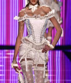 Rococo Fashion, Runway Outfits, John Galliano, Belle Epoque, Marie Antoinette, 2000s Fashion, Runway Looks, Rococo, Victorian Fashion