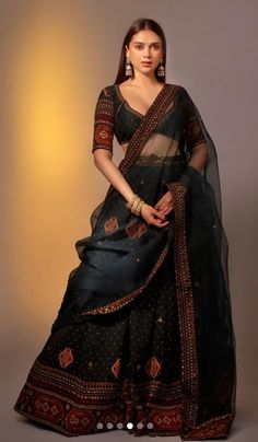 Trendy Outfits Indian, Fashionable Saree Blouse Designs, Fancy Sarees Party Wear, Indian Dresses Traditional, Traditional Indian Outfits