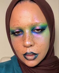 Interesting Eyeshadow Looks, Juvias Place Culture 2 Looks, Thermal Makeup Look, Colorful Editorial Makeup, Simple Unique Makeup Looks, Maximalist Eye Makeup, Oil Spill Makeup