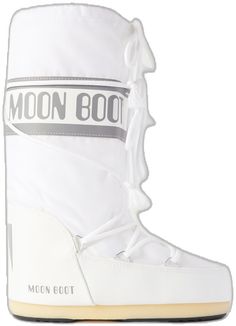 White Waterproof Boots For Winter Outdoor Activities, White Waterproof Winter Boots, White Weatherproof Winter Boots, White Waterproof Boots For Winter Outdoor, Casual White Boots For Winter Sports, White Boots For Winter Sports, White Insulated Winter Boots, White Insulated Boots For Outdoor Activities, Casual White Waterproof Winter Boots