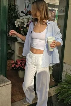 Linen Pants Outfit, Looks Pinterest, European Summer Outfits, Europe Outfits, Italy Outfits, Outfit Inspo Summer, Looks Party, Euro Summer