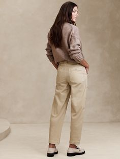 Designed for a mid-rise fit, this barrel leg pant strikes a balance between relaxed and refined thanks to a beautiful cotton corduroy fabric. Size down if you prefer a higher rise and cheeky fit. Relaxed leg. Mid-rise Zip fly with button closure. Belt loops. Front and pack pockets. Unlined. Mid-rise. Relaxed leg. Ankle length. Inseams: Petite/Short 24", Regular 26", Tall 29" Model: Size 25, 5'10" (178cm). Women’s Khaki Pants, Barrel Pants, Corduroy Pants Outfit, Petite Shorts, Corduroy Fabric, Style Fall, New Clothes, Work Clothes, Corduroy Pants