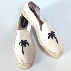 Brand New Without Tags Or Box, Men 'S Smoking Slipper/ Espadrille. Linen Color With Black Embossed Palm Trees. Soludos, Size 11.5 Linen Color, Mens Linen, Embroidery Art, Slip Ons, Loafer Shoes, Palm Tree, Palm Trees, Espadrilles, Men's Shoes