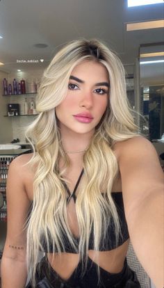 New Trendy Hairstyles, Rooted Blonde, Golden Blonde Hair, Hair Topper, Blonde Hair Looks, Super Long Hair, Hair Makeover, Ombre Hair Color