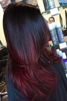 Pelo Color Borgoña, Hair Colour Trends, Winter Hair Color Trends, Red Balayage Hair, Red Ombre Hair, Black Hair Balayage, Wine Hair, Trending Nails, Balayage Hair Dark