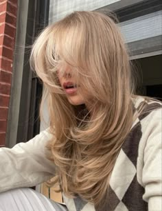 Haircut Selfie, Photo Hijab, Blow Dry Hair, Ash Blonde Hair, Cute Hairstyle, Blowout Hair, Blonde Hair Inspiration