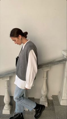 Vinter Mode Outfits, Winter Mode Outfits, Look Adidas, Skandinavian Fashion, Looks Street Style, Outfit Trends, Vest Outfits, Mode Inspo, Winter Fits