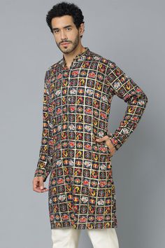 VASTRAMAY Men's Navy Blue Patola Print Ethnic kurta Add a touch of ethnic elegance to your wardrobe with this VASTRAMAY kurta. It features a beautiful navy blue base with a traditional patola print, making it perfect for any special occasion. Features Navy blue color with patola print Mandarin collar Full sleeves Knee length Pockets Specifications Material: Cotton Blend Top Length: Knee Length Sleeve Length: Full Sleeves Material & Care Top Fabric: Cotton Blend Care: Dry Clean Only Legal Disclai Patola Print, Sleeveless Jacket, Navy Blue Color, Top Fabric, Mens Navy, Full Sleeves, Mandarin Collar, Full Sleeve, Fabric Cotton