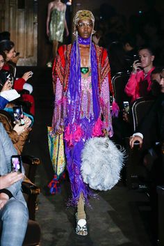 Gucci - Spring Summer 2019 2019 Runway, Catty Noir, Summer 19, Couture Accessories, Rainbow Fashion, Runway Dresses, Black Women Fashion