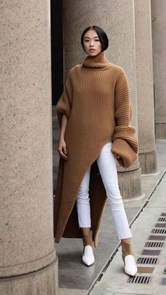 Fashion Knitwear 2022, Modest Knitwear, Knitted Women Fashion, Elegant Work Outfits, Chic Work Outfits Women, Work Outfits Women Office, Cosy Outfit, Work Outfits Women Summer, Trousers Outfit