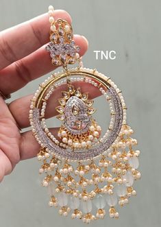 Naari Accessories, Indian Accessories, Africa Dress, Polki Jewellery, Kundan Earrings, Indian Earrings, Indian Jewelry, Antique Jewelry, Bridal Jewelry