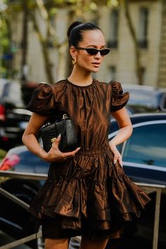 Paris Fashion Summer, Classy Street Style, Lux Fashion, Ginger Spice, Young Women Fashion, Streets Of Paris, Women Fashion Edgy, Street Smart, The Best Street Style