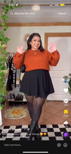 Curvy Pleated Skirt Outfit, B Belly Outfits Plus Size, Apple Shape Fall Outfits, Friendsgiving Outfit Ideas Plus Size, Apple Shape Plus Size Outfits, Apple Plus Size Outfits, Plus Size Apple Shape Outfits, Apple Body Outfits, Plus Size Fashion For Women With Belly