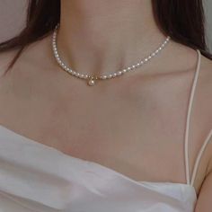 women-Necklace-freshwater pearl-necklace Small Pearl Necklace, Classic Pearl Necklace, Fancy Jewelry Necklace, Pearl Beaded Necklace, Pretty Jewelry Necklaces, Pearl Jewelry Design, Pearl Necklace Designs, Pearl Details, White Pearl Necklace