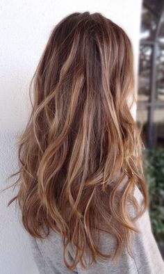 Beautiful Color with nice hi light accents. The style long with a semi beach look. Great color starts with Aloxxi hair color. Hair Lowlights, Haircuts 2014, Famous Hairstyles, Colored Hair Tips, Hot Hair Colors, Fall Hair Cuts, Ombré Hair, Bohol, Hair Color And Cut