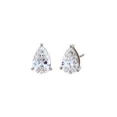 Elevate your elegance with these Lab Grown Diamond Pear Stud Earrings. Set in 14K gold or 14K white gold, each earring showcases a pear-shaped brilliant-cut lab diamond with a color grade of G and clarity of VS1. Available in a range of carat sizes from 0.25 CT to 2 CT, these earrings offer timeless sophistication and sparkle. Featuring post backs, they are sold as a pair and require 12-18 business days to be produced, ensuring each pair meets the highest standards of quality and craftsmanship. Carat Sizes, Diamond Anklet, Bold Rings, Gold Cocktail Ring, Charm Bangle, Anklet Bracelet, Stud Earrings Set, Diamond Bracelets, Chain Pendants