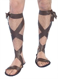 Leather-Look Sandals With Straps That Can Be Tied Under The Knee For A Great Greek-Roman Style. Greek Mythology Photoshoot, Mythology Photoshoot, Ancient Roman Clothing, God Costume, Greek God Costume, Roman Clothing, Halloween Fantasia, African Hut, Biblical Costumes