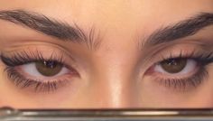 Beautiful Eye Aesthetic, Thick Brows Aesthetic, Messy Eyebrows Natural, Big Iris Eyes, Feline Eyes Natural, Upturned Eyes Aesthetic, Almond Eyes Lashes, Feline Doe Eyes, Types Of Eyelids