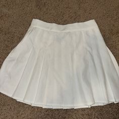 Skirt Has Been Worn Maybe Once/Twice And Still Looks Brand New! Casual White High Waist Pleated Skirt, Casual White Pleated Skirt, White Flowy Lined Tennis Skirt, White Casual Pleated Flared Skirt, Trendy White Pleated Lined Skirt, Casual White Pleated Flared Skirt, Casual White Flared Tennis Skirt, White Casual Tennis Skirt, Casual White Tennis Skirt