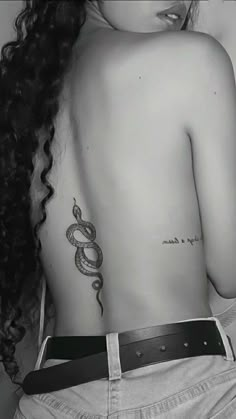 tatuagem de cobra nas costas Snake Tattoo, Spiritual Meaning, Tattoo Style, Tattoo On, Cute Tattoos, Tattoo Inspo, Tattoos And Piercings, Small Tattoos