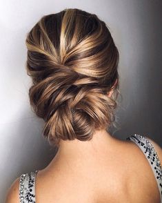 Textured wedding updo hairstyle ,messy updo wedding hairstyles ,chignon , messy updo hairstyles ,bridal updo #wedding #weddinghair #weddinghairstyles #hairstyles #updo #promhairstyle Loose Updos, Wedding Dress Neckline, Curly Updo Hairstyles, Background Grey, Hairstyles Theme, Winter Wedding Hair, Wavy Wedding Hair