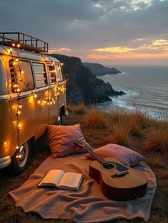 nature art, wall deco Vans Aesthetic, Tropical Beach Sunset, Bus Living, Kombi Home, Vintage Vw Bus, Combi Volkswagen, Dream Bedroom Inspiration, Campervan Life, Travel Van