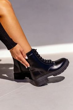 Black Combat Boots #letsbepriceless #style #streetstyle #ootd #womensfashion #womensoutfit #outfitideas #stylinginspo #casualoutfit #datenight #fashion #dreamcloset #chicoutfits #affordablestyle #teenoutfits #simpleoutfits #casualfashion #softgirlaesthetic #trendyoutfits #90sfashion #aestheticoutfits #BacktoSchool #FallOutfit #CollegeFashion #fallfashion #schoolfashion #fallstyle #fallvibes Womens Black Combat Boots, Black Combat Boots, Womens Combat Boots, Black 7, Cool Boots, College Fashion, Wedge Sneaker, Brown Boots, Biker Boot