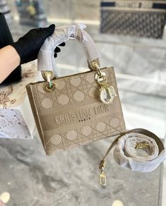 1:1 Replica Bags  Measurements: 24 cm / 9.5  inches   Wide removable shoulder strap  Interior zip pocket  Large patch pocket  The bag may be paired with different embroidered straps  Dust bag included Lady D Lite Bag, Lady D, Patch Pocket, Zip Pockets, The Bag, Dust Bag, Shoulder Strap, Embroidery