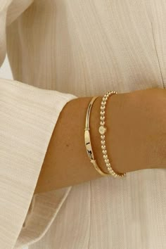 Minimalist Bracelet Stack, Simple Gold Jewelry Aesthetic, Minimal Jewelry Aesthetic, Bracelet Stack Simple, Gold Bracelet For Women Classy, Ruby Cruz, Alpha Bracelet