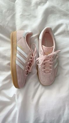 #adidas #pink #pinterest #virtualstylist Light Pink Adidas Gazelle, Light Pink Gazelle, Pink Gazzels, Pink Spezial Adidas, Shoes Summer 2024, Summer Shoes 2024, Adidas Pink Shoes, Adidas Shoes Pink, Pink Sambas