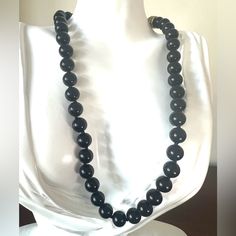 New With Tag. Beautiful Black Onyx Beads. Approx 17.5” Long Plus 3 3/4” Extender. Crystals End Caps 10mm Smooth Onyx Beads This Is Definitely An Elegant Essential. Would Also Make A Fabulous Gift, A Great Introduction To Heidi Daus. Price Firm, Bundle Discount Available Hd28 Elegant Polished Black Beads, Elegant Black Polished Beads, Black Single Strand Pearl Necklace, Elegant Black Beaded Necklace With Polished Beads, Elegant Black Beaded Necklaces With Polished Beads, Classic Black Necklace For Formal Occasions, Elegant Black Beaded Necklace With Gemstone Beads, Elegant Black Beaded Necklaces With Gemstone Beads, Elegant Black Necklace With Polished Beads