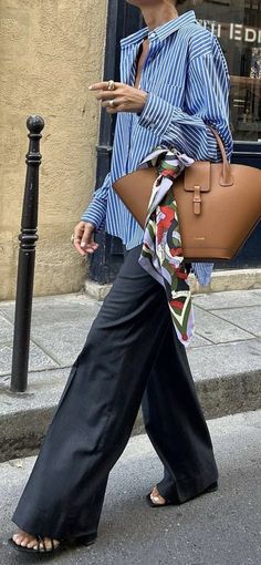 Summer Preppy Work Outfits, Office Bbq Outfit, Black Wide Pants Outfit Classy Work, Styles 2024 Women, Cute Coffee Date Outfits Summer, Styling An Outfit, Creative Work Outfits Women, Elegant Summer Outfits Classy Chic 2024, Victoria Beckham Summer Style