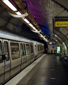 City aesthetic, city photography, city lights, city view, city wallpaper, city aesthetic night, city drawing, paris underground, world travel, dream destinations, dream vacations, paris france, shot on film, film photography, subway europe Wallpaper City Aesthetic, Drawing Paris