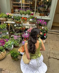 vintage markets & flower shops 🫶🏼✨🧚🏻🌸 outfit is linked on my @shop.ltk in my bio xxx | Instagram Psychology Student, Flower Shops, Insta Pictures, Spring Aesthetic, Spring Vibes, Instagram Photo Inspiration, Day In The Life, Instagrammer, Summer Pictures